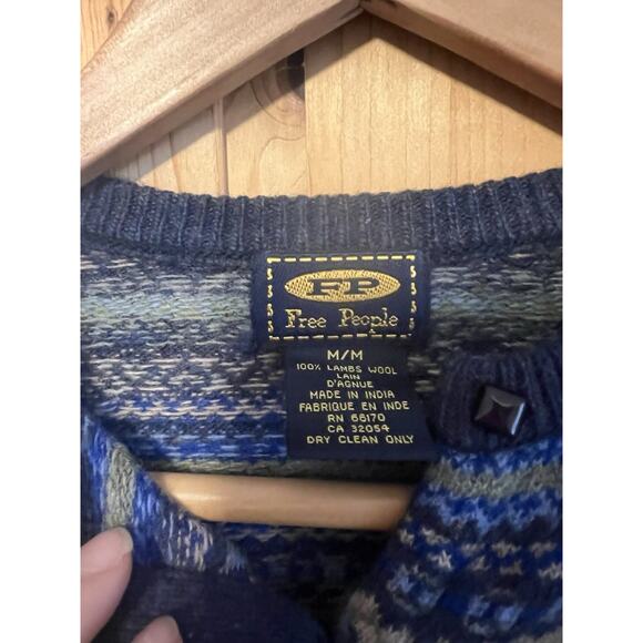 Vintage FREE PEOPLE Cardigan Sweater 100% Lambswool Size M - Picture 3 of 6